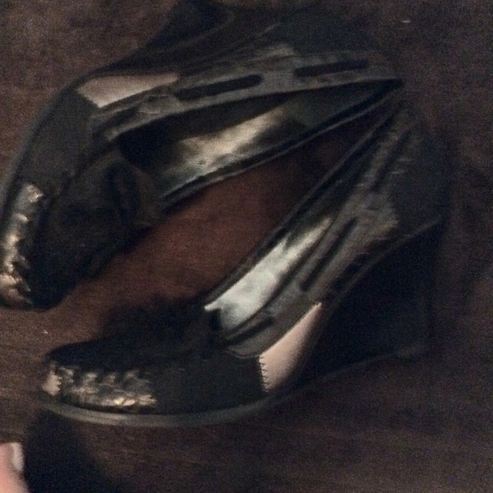 Shoes - Picture 3 of 5